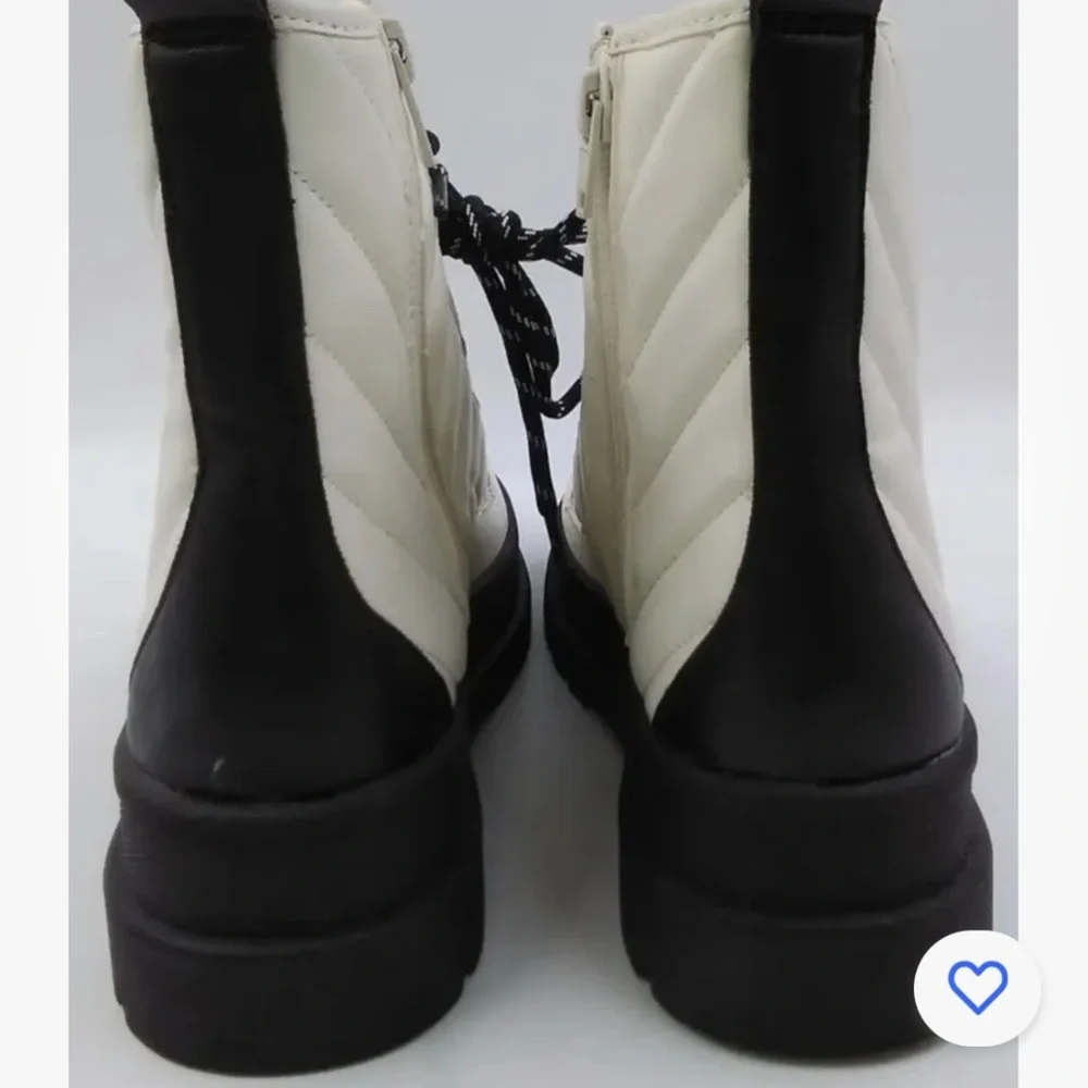 Wonder Nation Girls Ivory Quilted Combat Boots Size 1 NEW